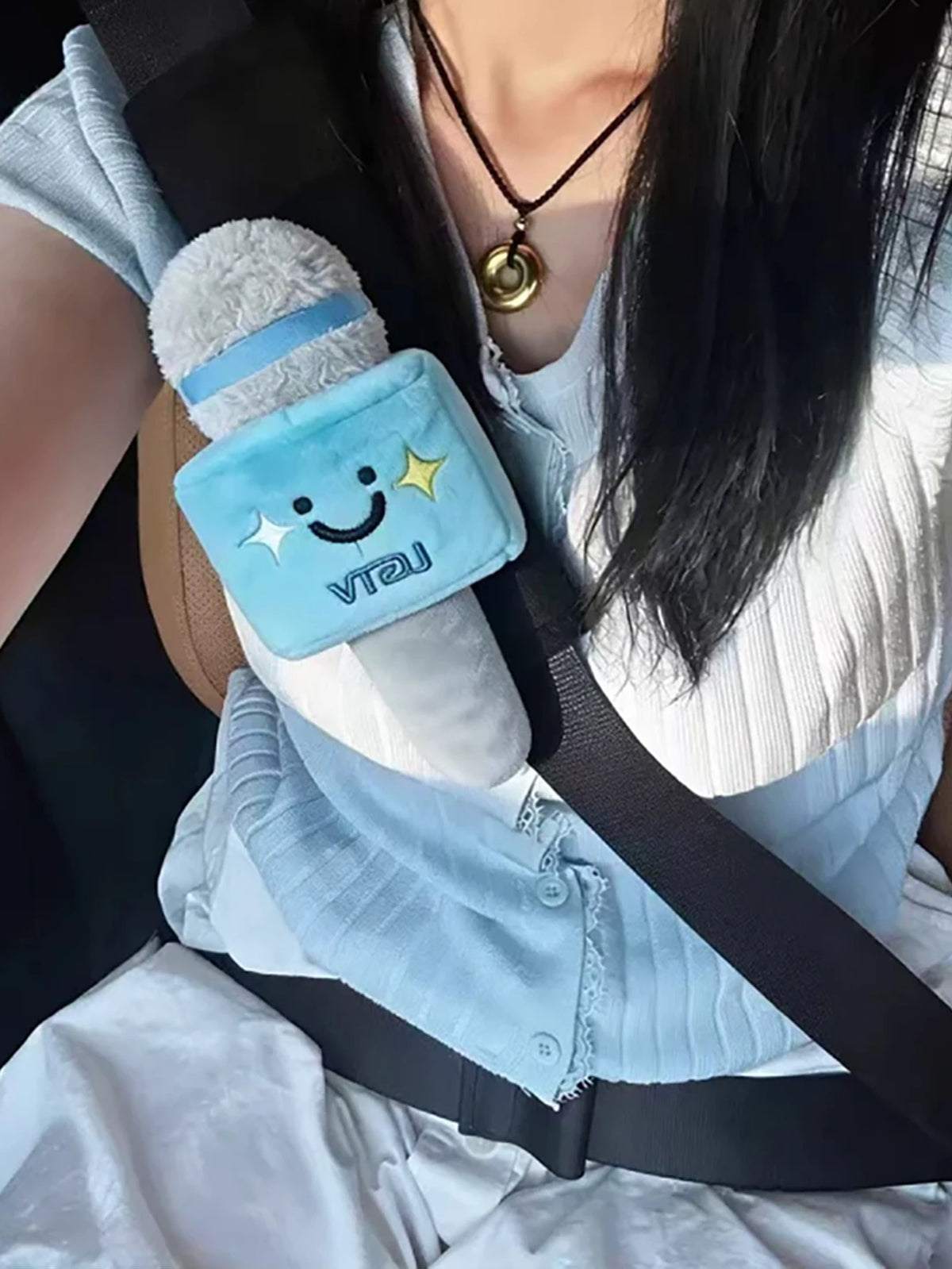 1 Cute Microphone Car Seatbelt Cover, Plush Shoulder Pad, Soft Seatbelt Pad, Anti-Wear Protective Cover, Cute Car Interior Accessory, Creative Gift for Women and Girls
