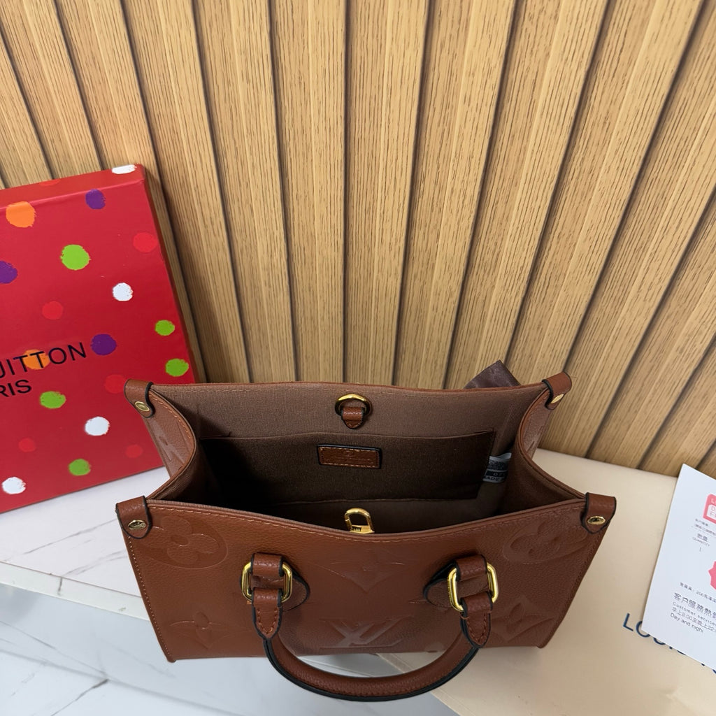 2026 New Butterfly 3D Women's Handbag Trendy Texture Shoulder Crossbody Tote Bag Pure Color Large Square Bag Zipper Closure