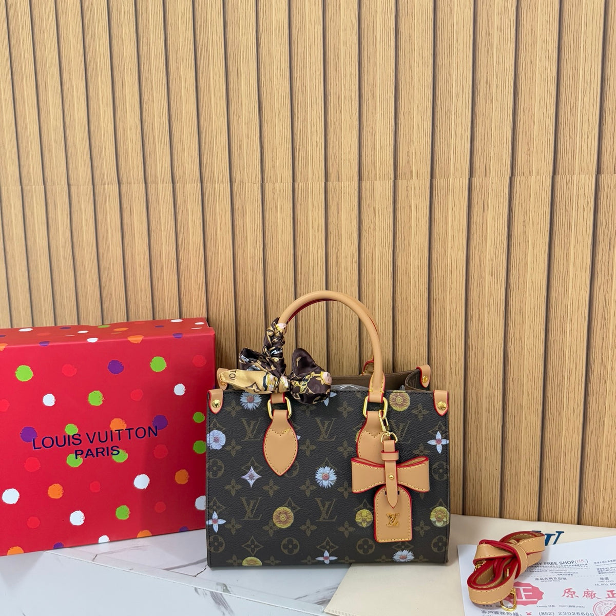 2026 New Light Luxury Commuter Tote Bag Retro Versatile Old Flower One Shoulder Hand Carry Messenger Bag High Sense Bag Woman